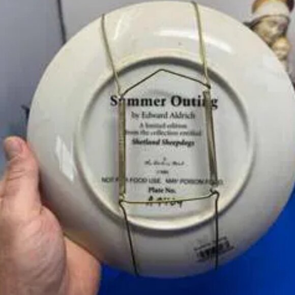 Danbury Mint Shetland Sheepdog Sheltie " Summer Outing" LE / 8 inch plate - Picture 2 of 2